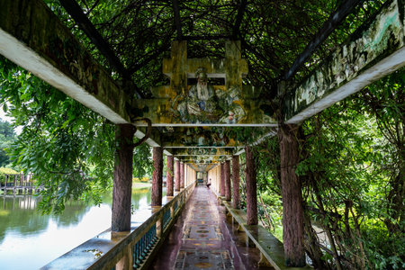 July 2017 â Kaiping, China â covered archway in Kaiping Diaolou Li garden complex with beautiful Chinese style carvings. Diaolou are a UNESCO World Heritage Siteのeditorial素材