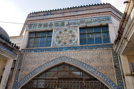 Aug 2017, Kashgar, Xingjiang, China: arabesque decorations in the famous Sunday Market of Kashgar, crowded with tourists and local Uighur people. Kashgar is a popular destination along the Silk Roadのeditorial素材