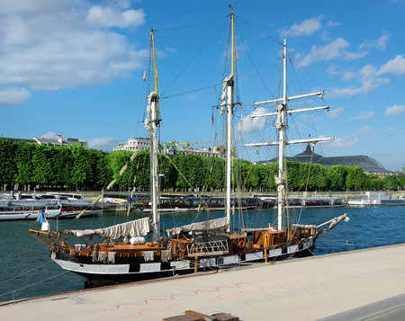 Sailing ship on Seineの写真素材