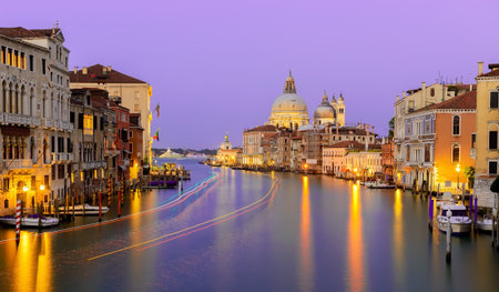 Calm night in Veniceの写真素材