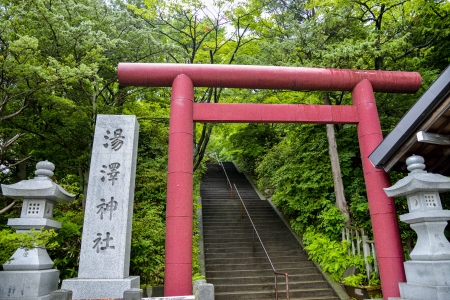 Red Torii in Noboribetsu Japanのeditorial素材