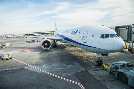 All Nippon Airways(ANA) plane wait in pit of the airportのeditorial素材