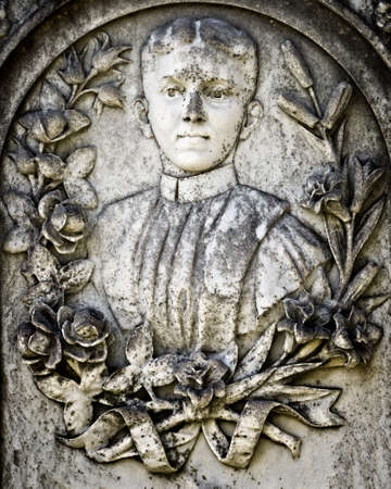 New Orleans, LA USA - Jun 2, 2017  -  Image of a Woman on a Tombのeditorial素材