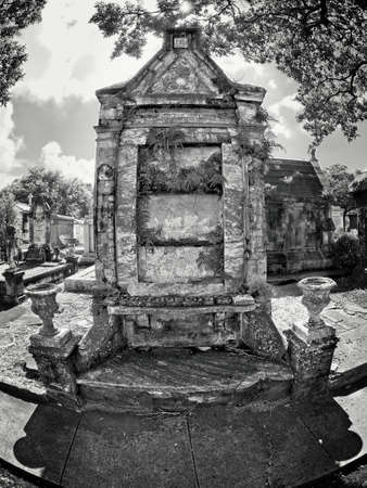 New Orleans, LA USA - Jun 2, 2017  -  Old New Orleans Tombのeditorial素材
