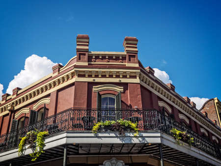 New Orleans, LA, USA -  Sep. 12, 2016  -  Corner Building with a Balcony in the French Quarterのeditorial素材