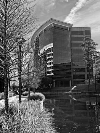 The Woodlands TX USA - Jan. 25, 2018  -   Building Reflexion Along The Waterway The Woodlands TX 2 in B&Wのeditorial素材