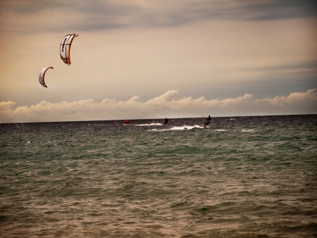 Kite surfing in waveのeditorial素材
