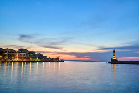 Lighthouse in the old port in the evening in the city of Chania on the island of Crete
の写真素材