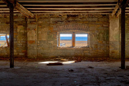 Panorama through openingの素材