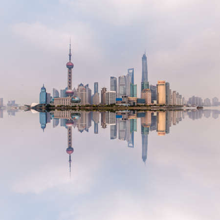 Shanghai Bund, Lujiazui mirror picturesのeditorial素材