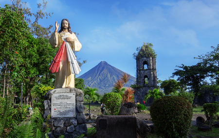 agsawa church ,Mayon volcano,view,Philippinesのeditorial素材