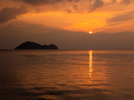 Sunset time above the oceanの写真素材