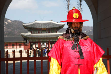Royal guards in The Gyeongbokgung Palace in Seoul, Korea on March 1, 2013のeditorial素材