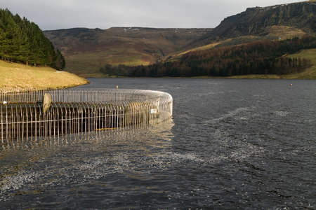 Across the ice on dove stone reservoirの写真素材