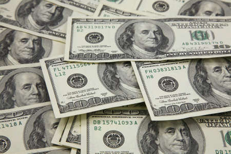 Banknotes in 100 US dollars have put the friend on the friend