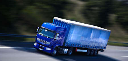 blue semi truckの写真素材