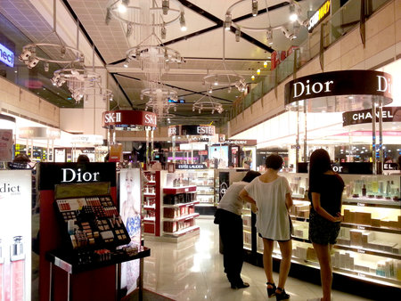 cosmetic duty free shopping at airport cosmetic duty free shopping at airport