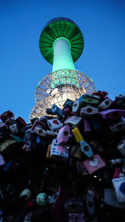 Seoull, Korea ; July 2016 - Namsan N tower with love lock touristのeditorial素材