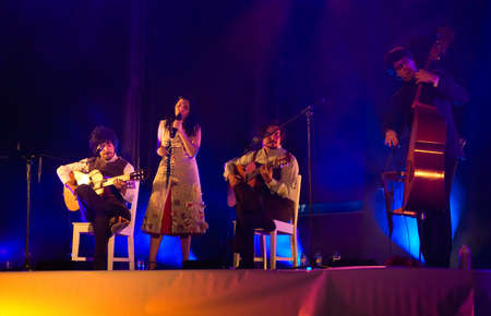 CALDAS DA RAINHA, PORTUGAL - MAY 14: Deolinda performing on stage in Caldas da Rainha day May 14, 2010 in  Caldas da Rainha , Portugalのeditorial素材