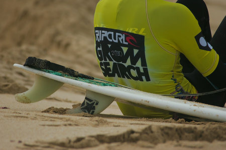 PENICHE, PORTUGAL - OCTOBER 05 : RipCurl Grom Search Europe Final October 5, 2010 in Peniche, Portugalのeditorial素材