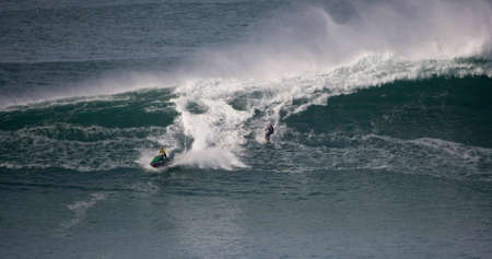 NAZARE, PORTUGAL - NOVEMBER 14 : Andrew Cotton in Zon North Canyon 2012 November 14, 2012 in Nazare, Portugal のeditorial素材