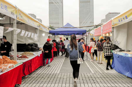 On November 22, 2018, the 6th Agricultural Expo in Jiangmen kicked off today. Even the working day attracted many citizens to participate.のeditorial素材