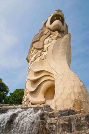 Huge majestic Merlion statue on Sentosa island.のeditorial素材