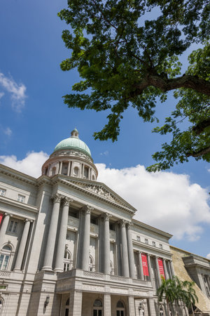 Singapore, 23 Feb 2016: The National Art Gallery is the largest visual arts venue and largest museum in Singapore. It consists of the former Supreme Court Building and City Hall.のeditorial素材