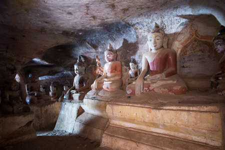 Buddha statues in Pho Win Taung Caves in Monywa, Mandalayのeditorial素材