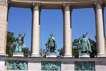 statues Heroes' square Budapest Hungaryの写真素材