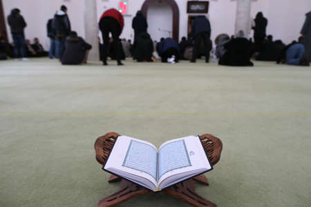 Quran in a mosque.の写真素材