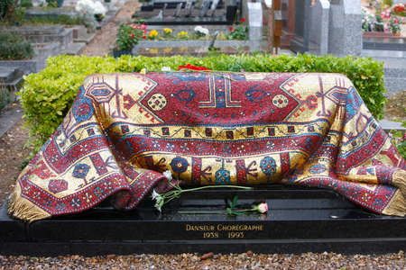 Rudof Nureyev's grave at Notre-Dame de l'Assomption orthodox cemetery, Sainte des Bois. France.のeditorial素材