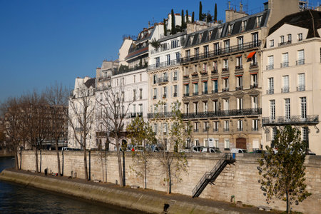 Paris. Ile Saint Louis. Quai d'Orlのeditorial素材