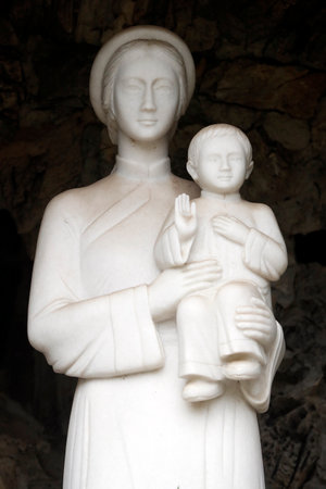 Saint Joseph Cathedral. Our Lady of La Vang. Virgin and Child. Lang Son. Vietnam.のeditorial素材