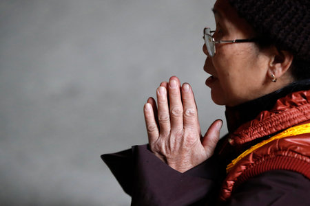 Tam Thanh cave. Thanh Thien taoist pagoda. Taoism worshiper praying. Lang Son. Vietnam.のeditorial素材