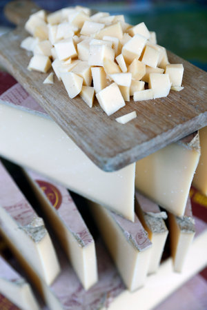 Marketstall. Count cheese. Typical french cheese.のeditorial素材