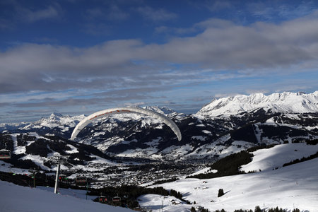 French Alps. Massive Mont Blanc. Ski slope and paragliding. Saint Gervais. France.のeditorial素材