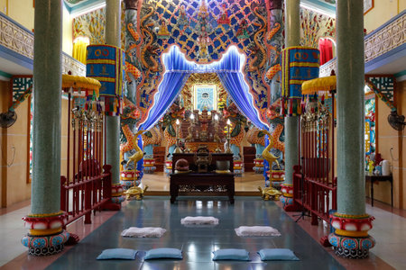 Cao Dai temple. Hand altar. Hue. Vietnam.のeditorial素材