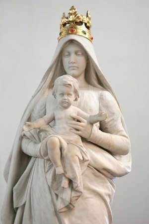 Stone statue of Madonna with Childの写真素材