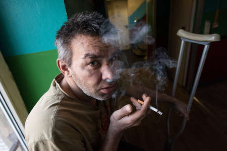 St. Petersburg, Russia - December 24, 2014: homeless shelters, a portrait of a homeless manのeditorial素材