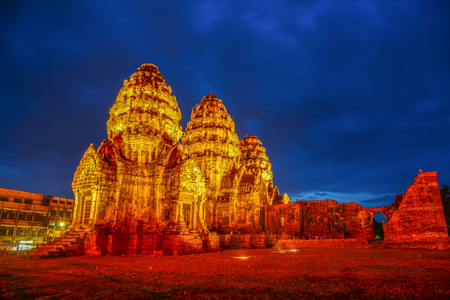 Three pagodas after sunset.のeditorial素材