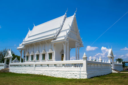 White church, Wat Laem Sing, Chanthaburi, Thailandの写真素材