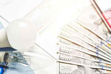 Monthly utility bills. Cost of Utilities. Planning for utility costs in the monthly budget. Electricity bills by state monthly report. Budget for highly-variable utility billsの写真素材
