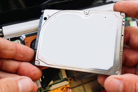 Ð¡heck, installation and service of hdd in the laptop (pc, computer). Guarantee professional...