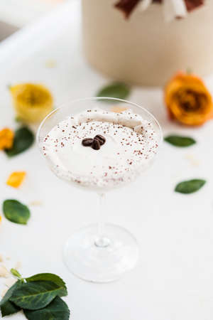 milkshake cocktail beverage recipe concept. delicious drinks. floral decorationの写真素材