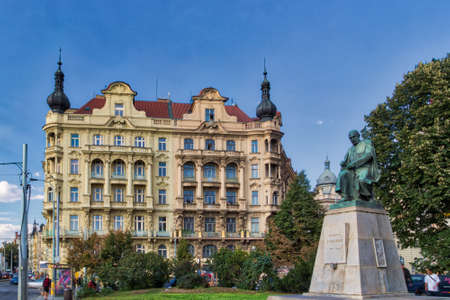 PRAGUE, CZECH REPUBLIC - AUGUST 27, 2014: locals and tourists walking near ancient buildings in Pragueのeditorial素材