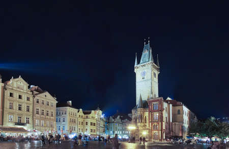 PRAGUE, CZECH REPUBLIC - AUGUST 28, 2014: tourists walk in Old Town Square in Pragueのeditorial素材