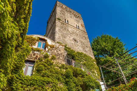 RAVELLO (SA), ITALY - AUGUST 29, 2018: tourists visiting Villa Rufoloのeditorial素材