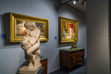 MODENA, ITALY â FEBRUARY 15, 2019: Priceless  artworks offered for sale by antique dealers during Modenantiquaria the most visited high quality antiques fair in Italyのeditorial素材