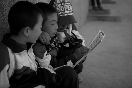 children reading book at the morningのeditorial素材